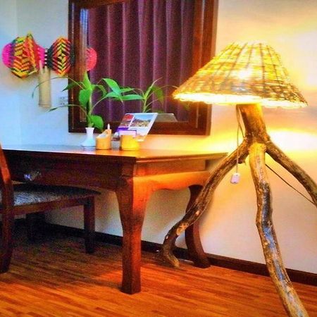 Mr Charles River View Lodge Хзипо Экстерьер фото